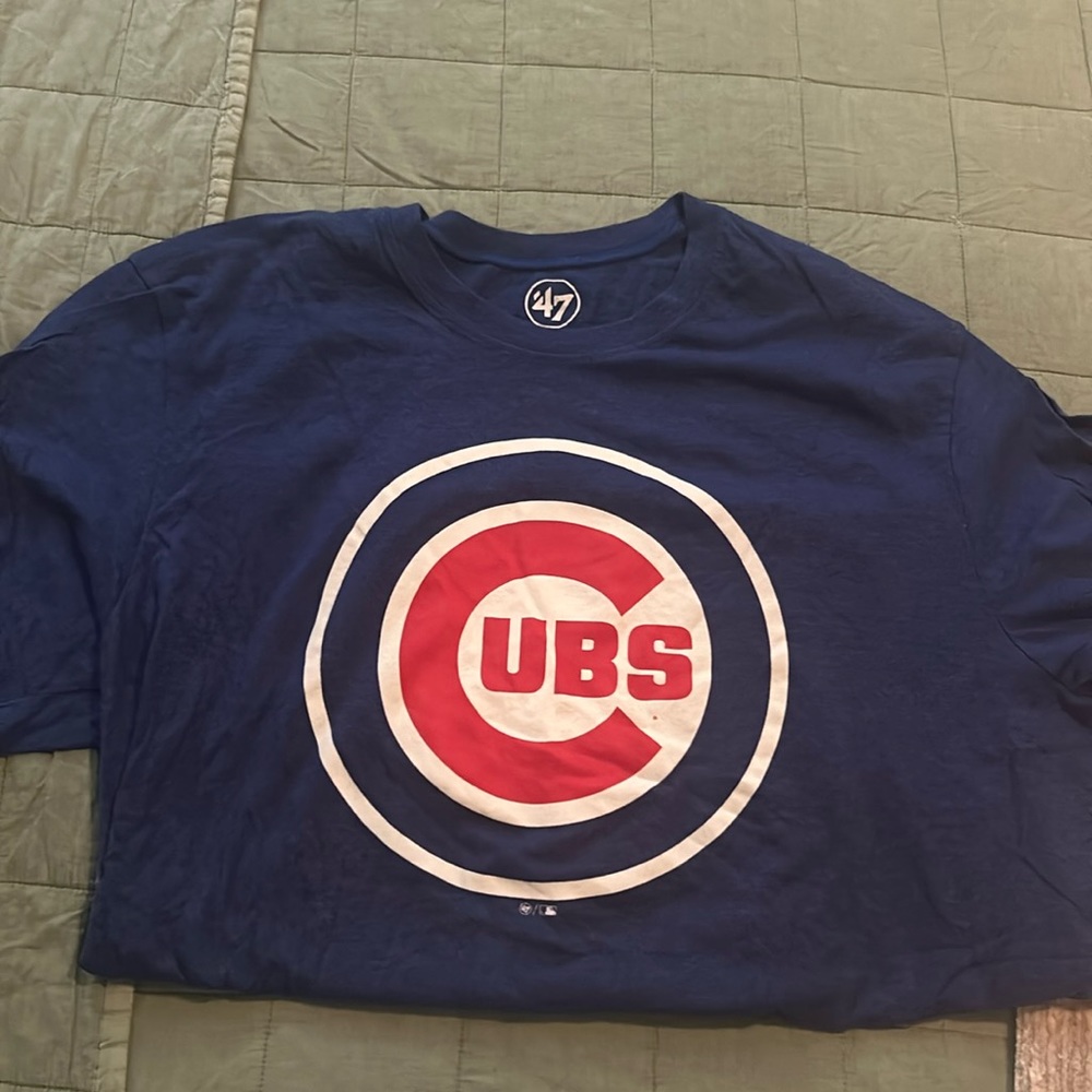 LIKE NEW! Cubs T-Shirt
